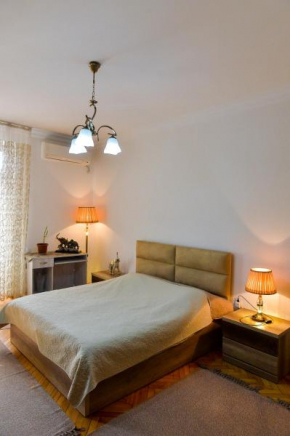 Apartment on Rustaveli Avenue